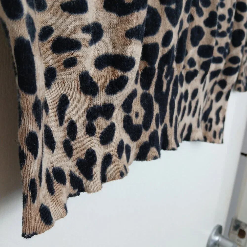 Leopard Print 100% Cotton V-Neck Abalone Button-Up Cardigan With Pockets Sz L - Picture 12 of 15